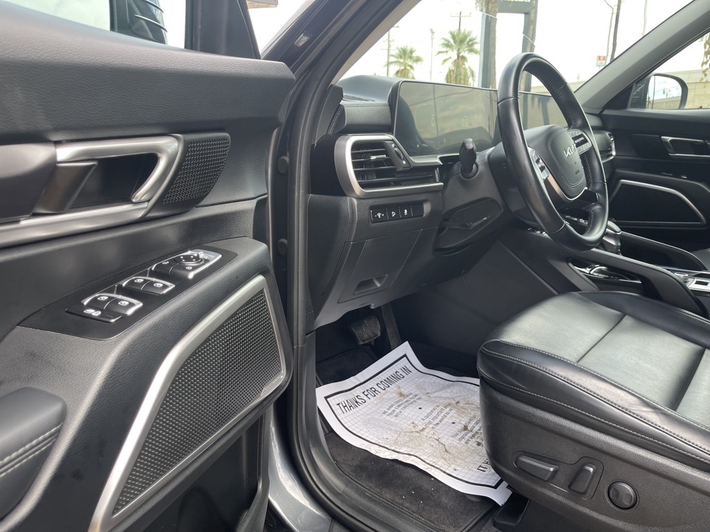 2024 Kia Telluride S photo 15