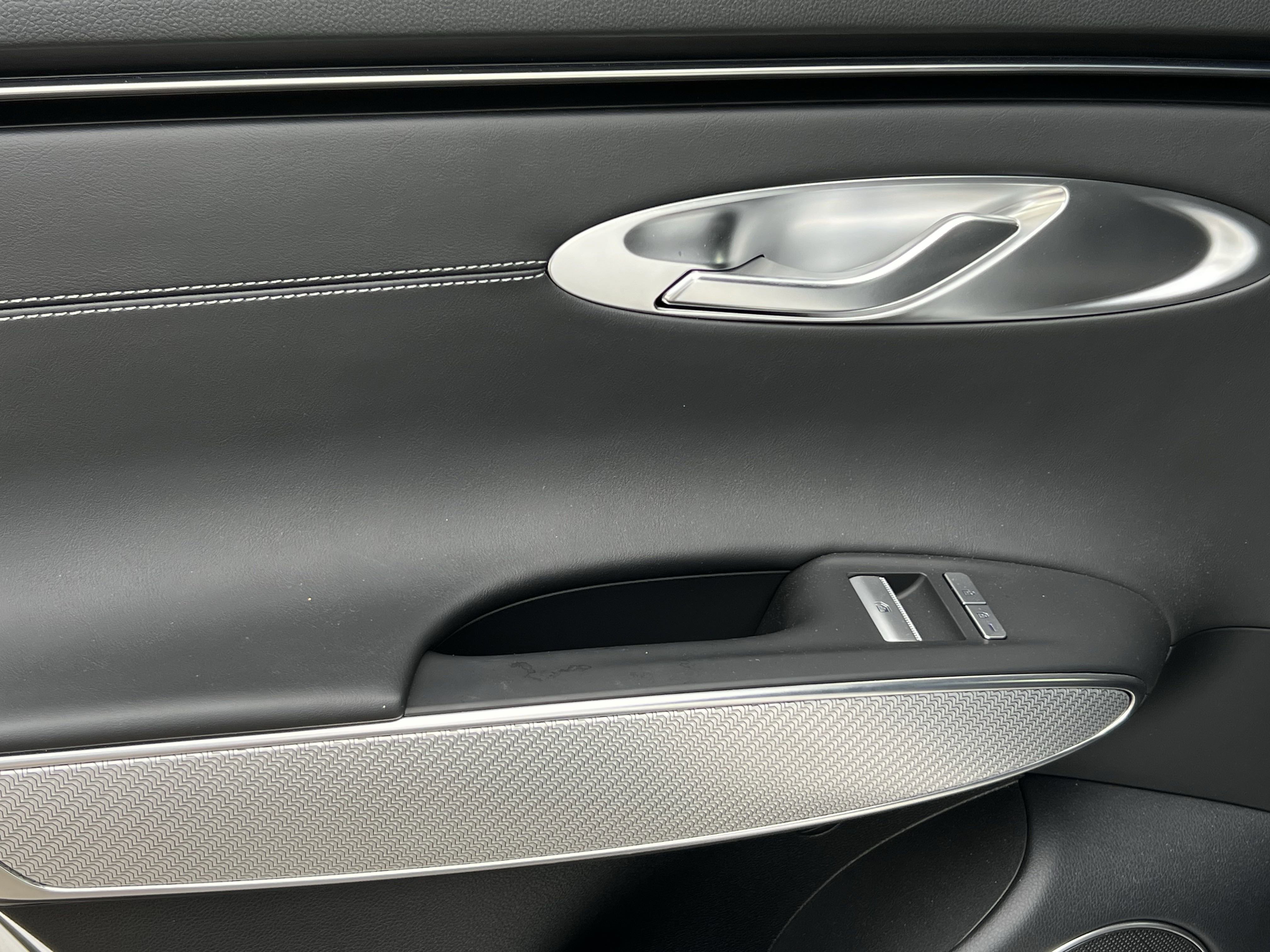 2025 Genesis GV70 3.5T Sport photo 3