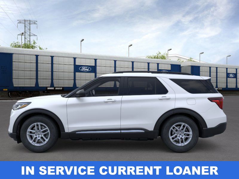 2025 Ford Explorer photo 4