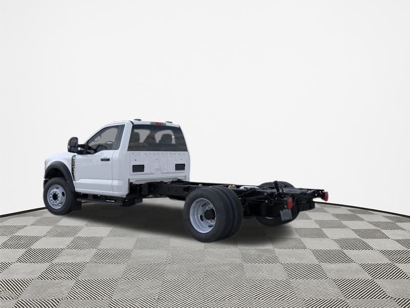 2025 Ford F-600 photo 4