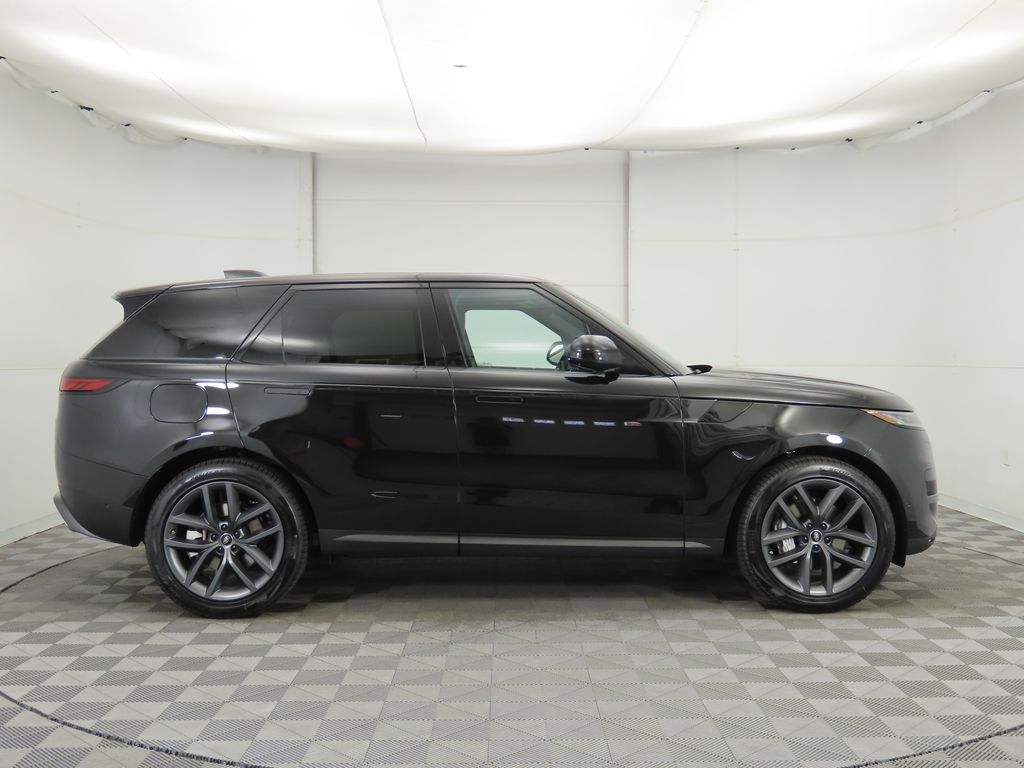 2025 Land Rover Range Rover Sport SE photo 4