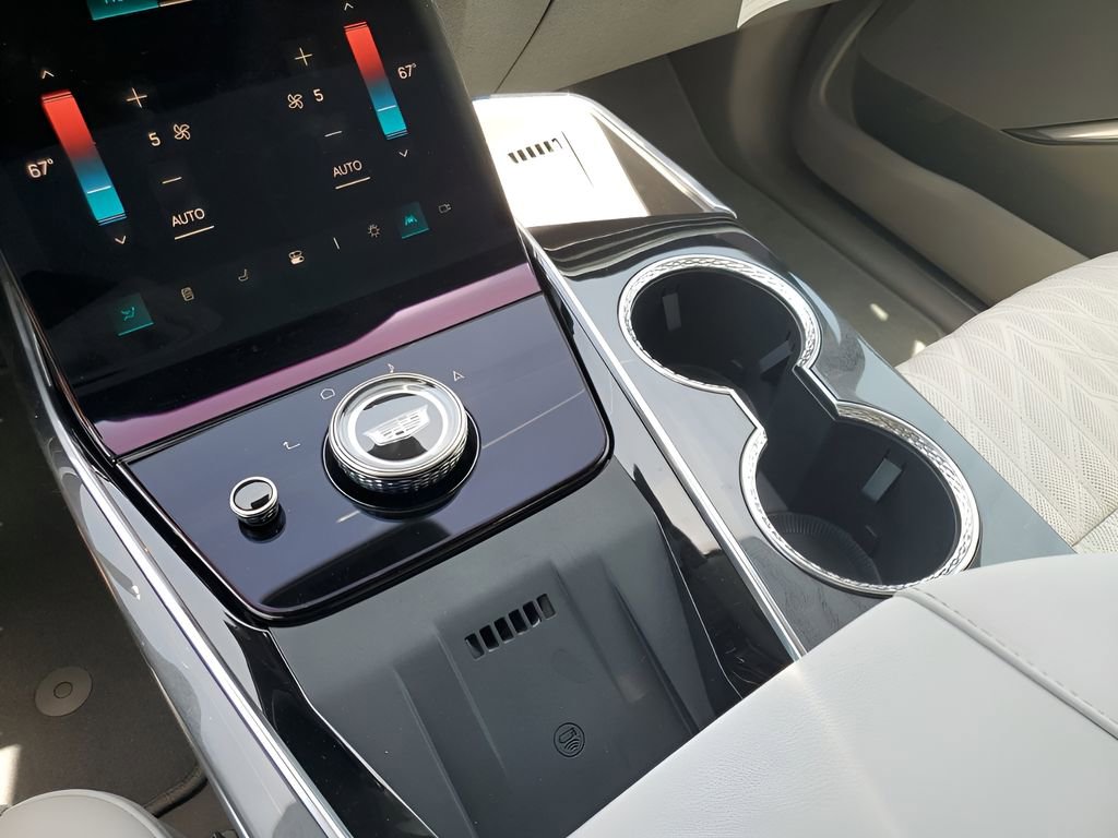 2026 Cadillac Escalade IQ Luxury photo 39