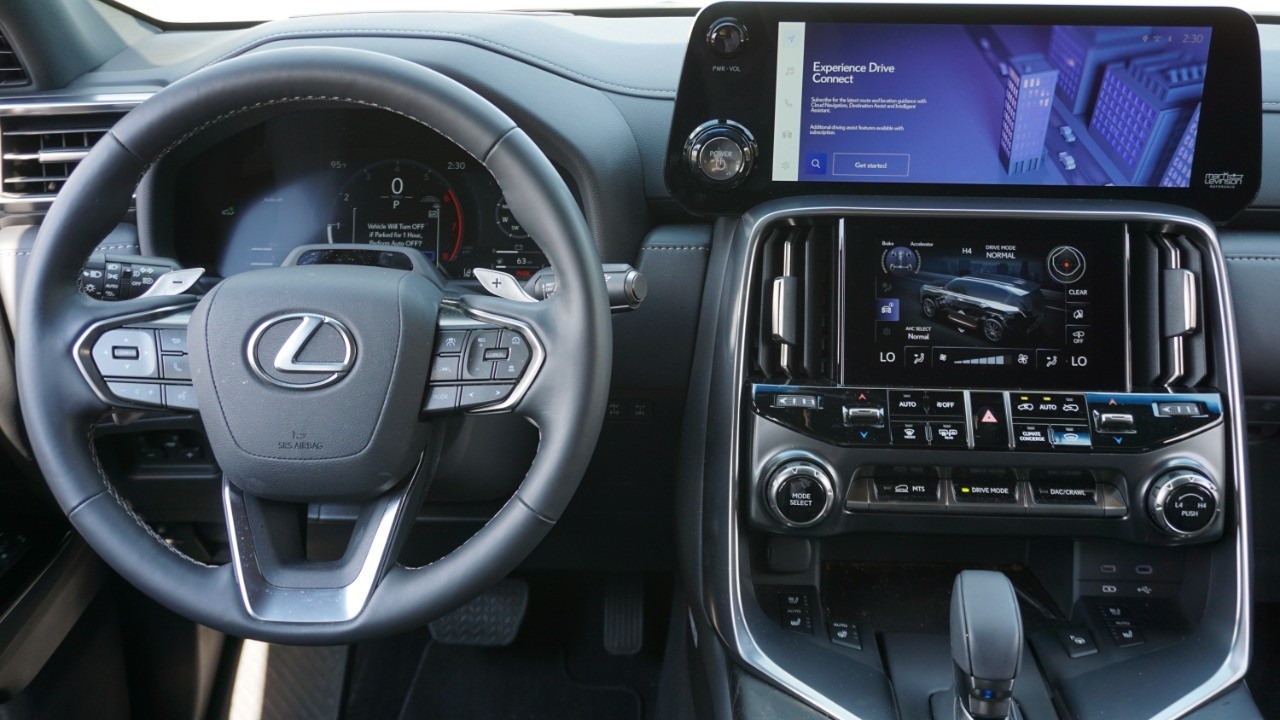 2025 Lexus LX photo 28