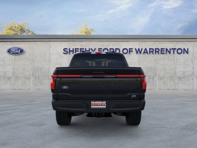 2025 Ford F-150 Lightning Lariat photo 6
