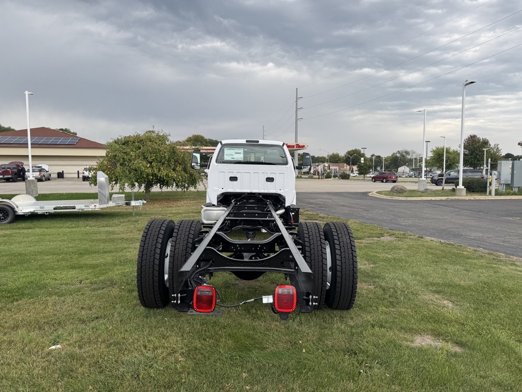 2026 Ford F-650 Base photo 4