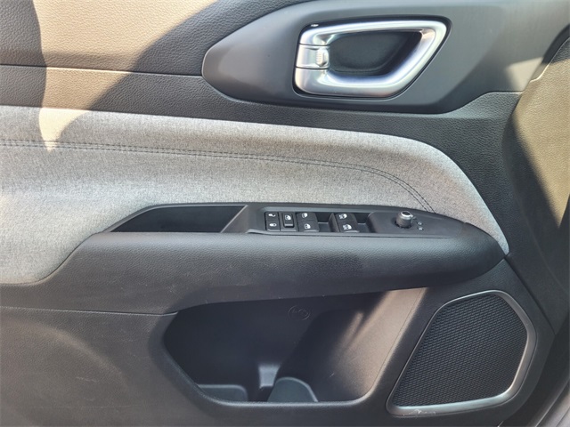 2024 Jeep Compass Latitude photo 22