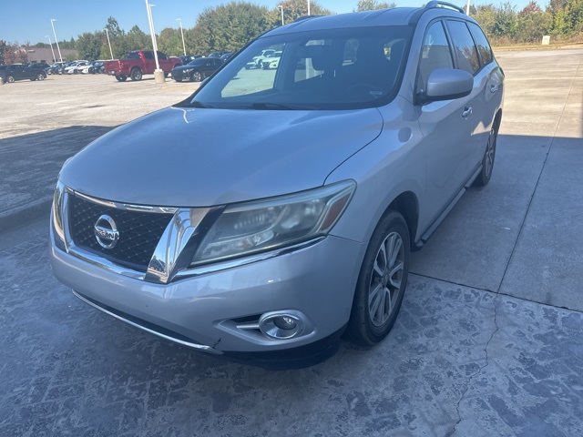 Used 2016 Nissan Pathfinder SV with VIN 5N1AR2MN5GC617975 for sale in Florence, SC