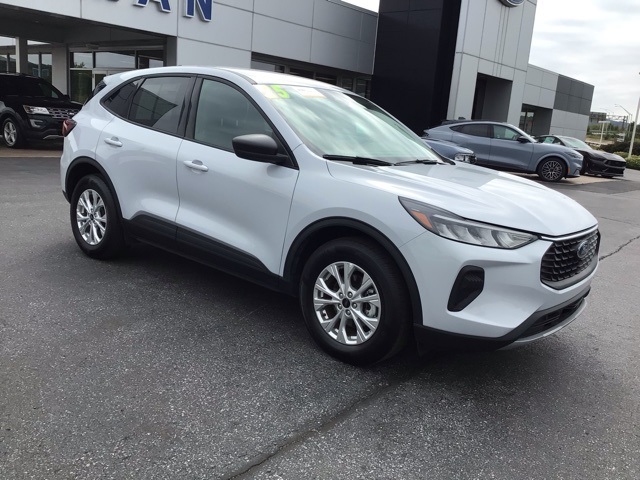 2025 Ford Escape Active's photo