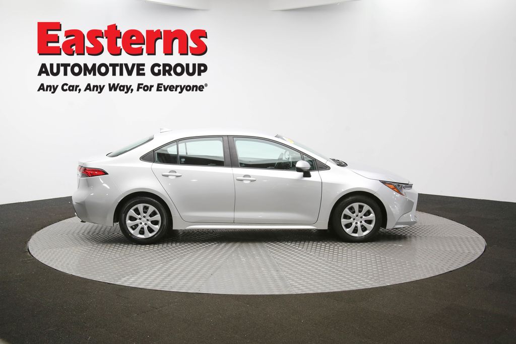 2021 Toyota Corolla LE photo 30