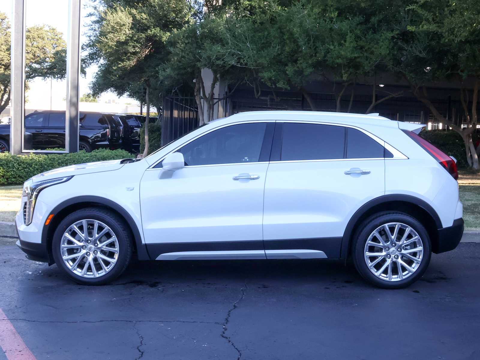 2020 Cadillac XT4 Premium Luxury photo 2