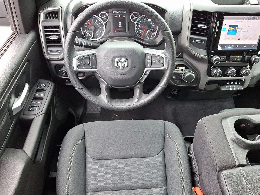 2025 Ram 1500 Tradesman photo 6