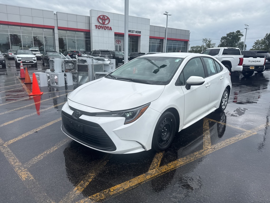 2024 Toyota Corolla LE photo 2