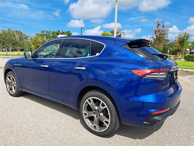 2023 Maserati Levante Modena S photo 3