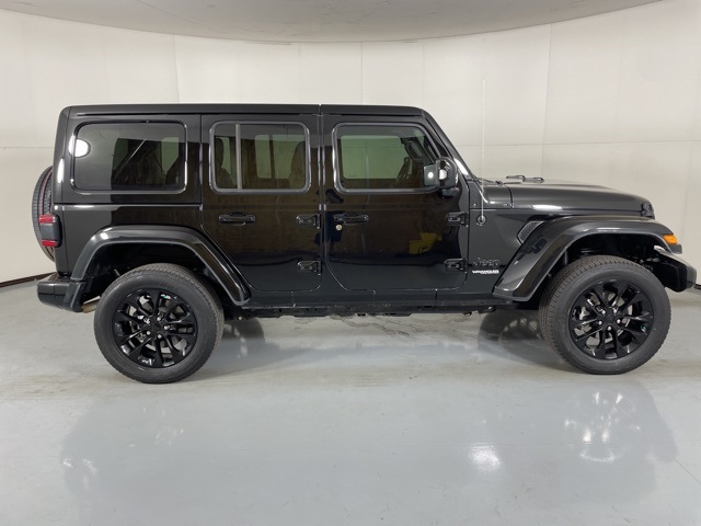 2022 Jeep Wrangler Unlimited Sahara High Altitude photo 8