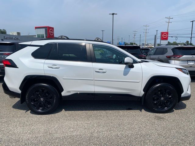 2024 Toyota RAV4 Hybrid SE photo 3