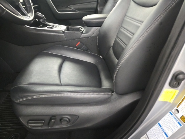 2022 Toyota RAV4 Hybrid XLE Premium photo 4
