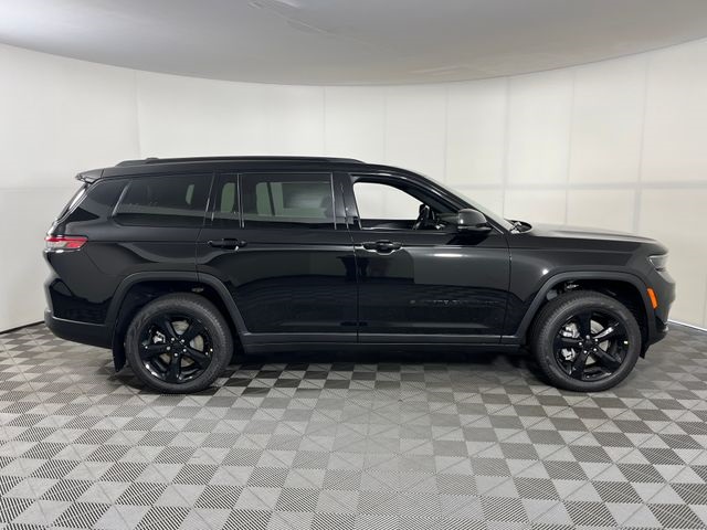 2025 Jeep Grand Cherokee Limited photo 4