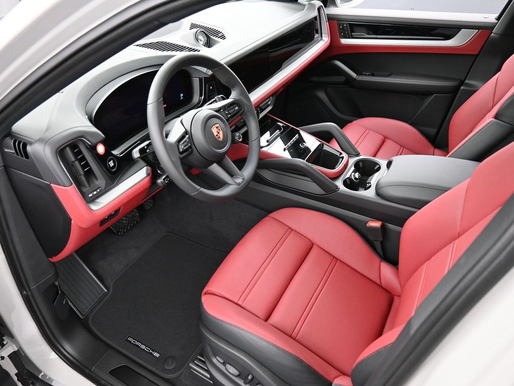 2026 Porsche Cayenne Coupe photo 3