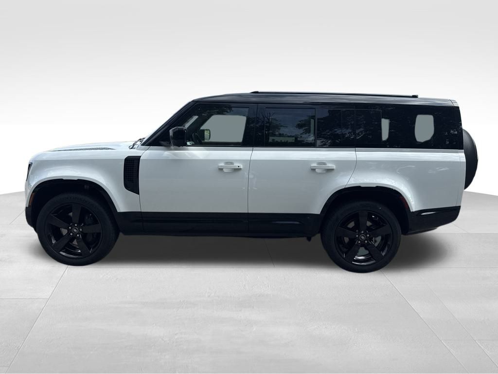 2025 Land Rover Defender 130 X-Dynamic SE photo 9