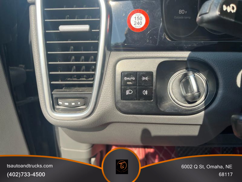 2020 Porsche Cayenne photo 17