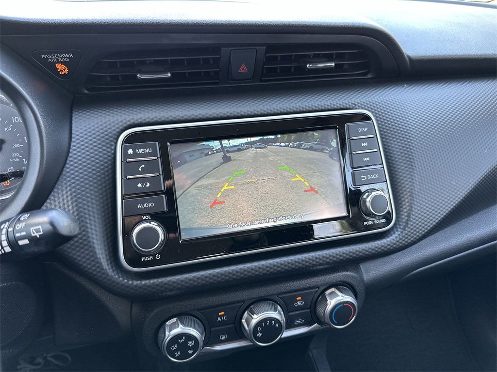 2022 Nissan Kicks S photo 17