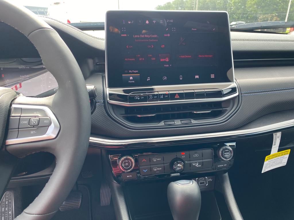 2025 Jeep Compass Latitude photo 16