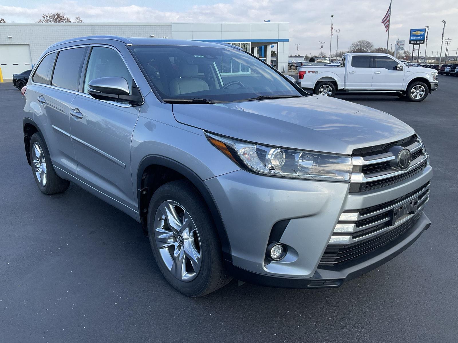 2018 Toyota Highlander Limited Platinum photo 2