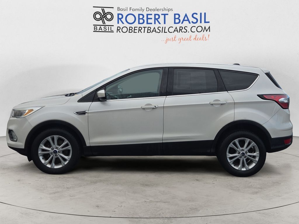 2017 Ford Escape SE photo 2