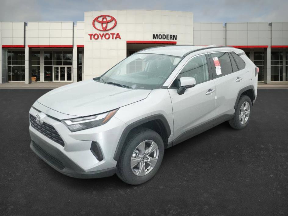 2025 Toyota RAV4 XLE's photo