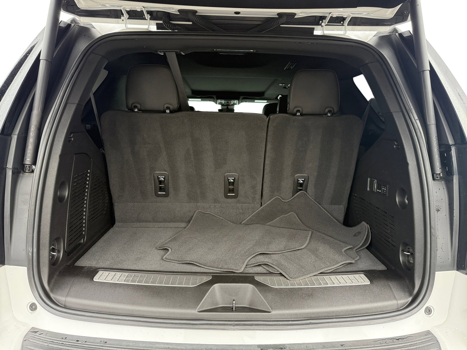 2023 Chevrolet Tahoe High Country photo 16