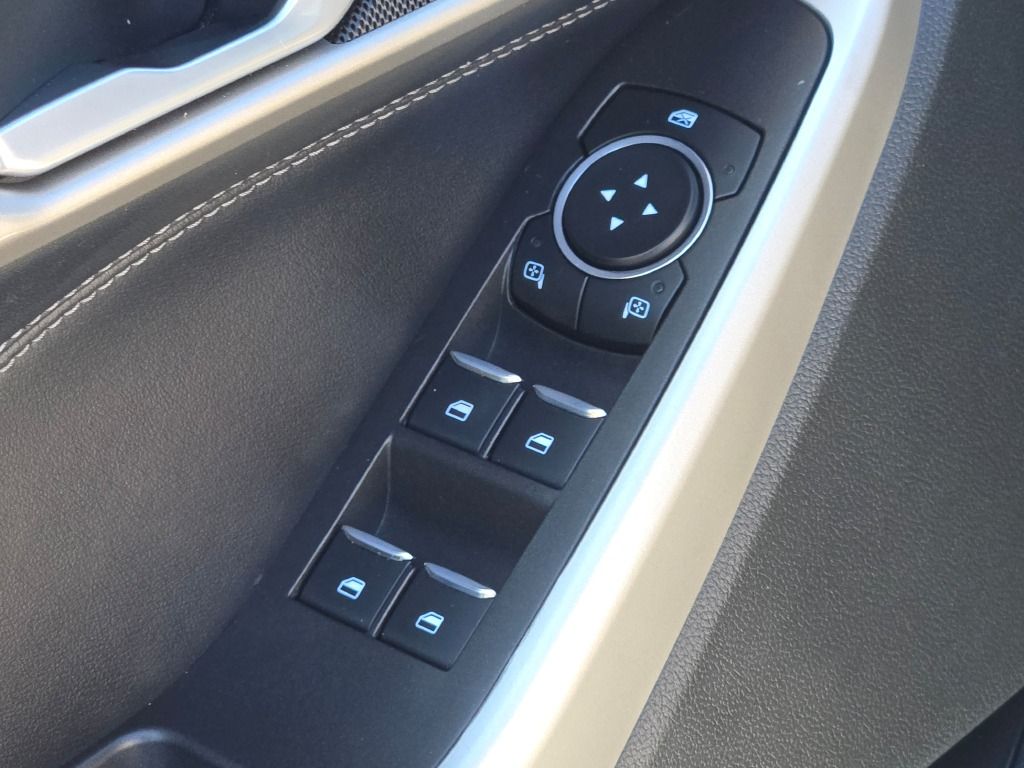 2023 Ford Explorer XLT photo 20
