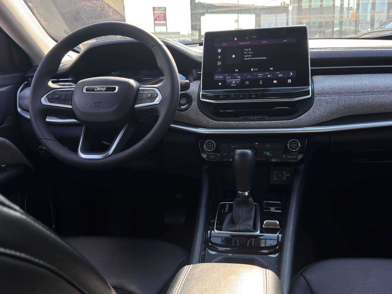 2022 Jeep Compass Latitude photo 22