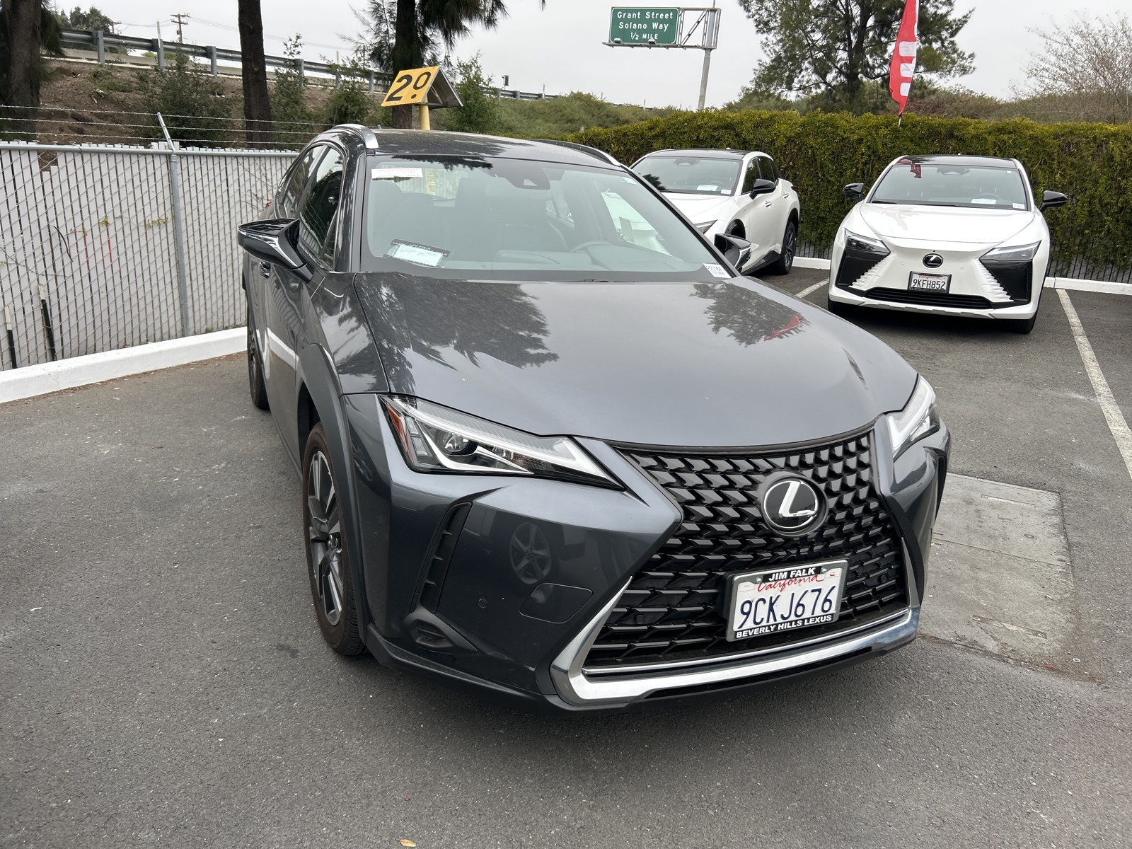 2022 Lexus UX 200 photo 2