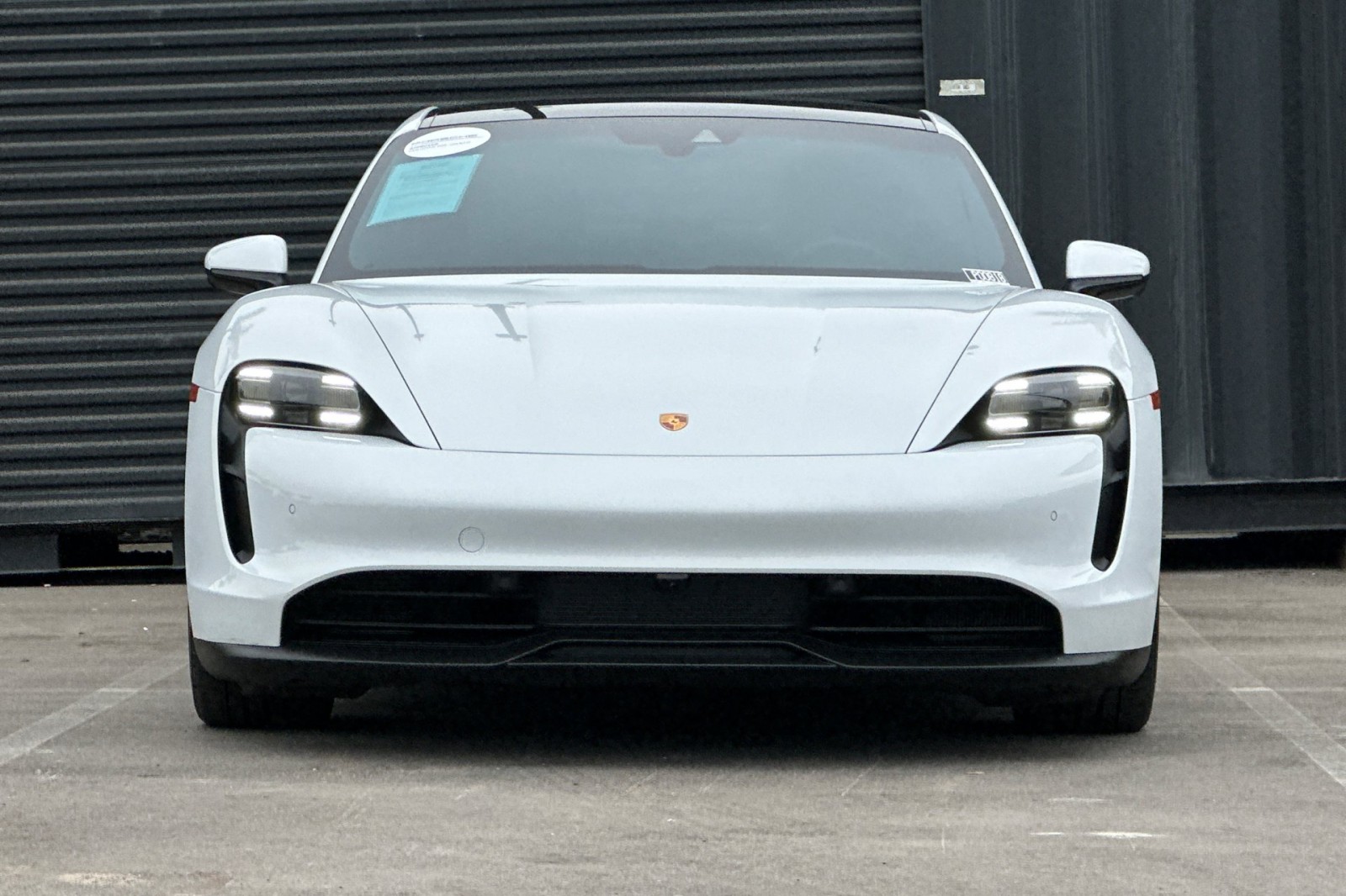 2023 Porsche Taycan photo 12