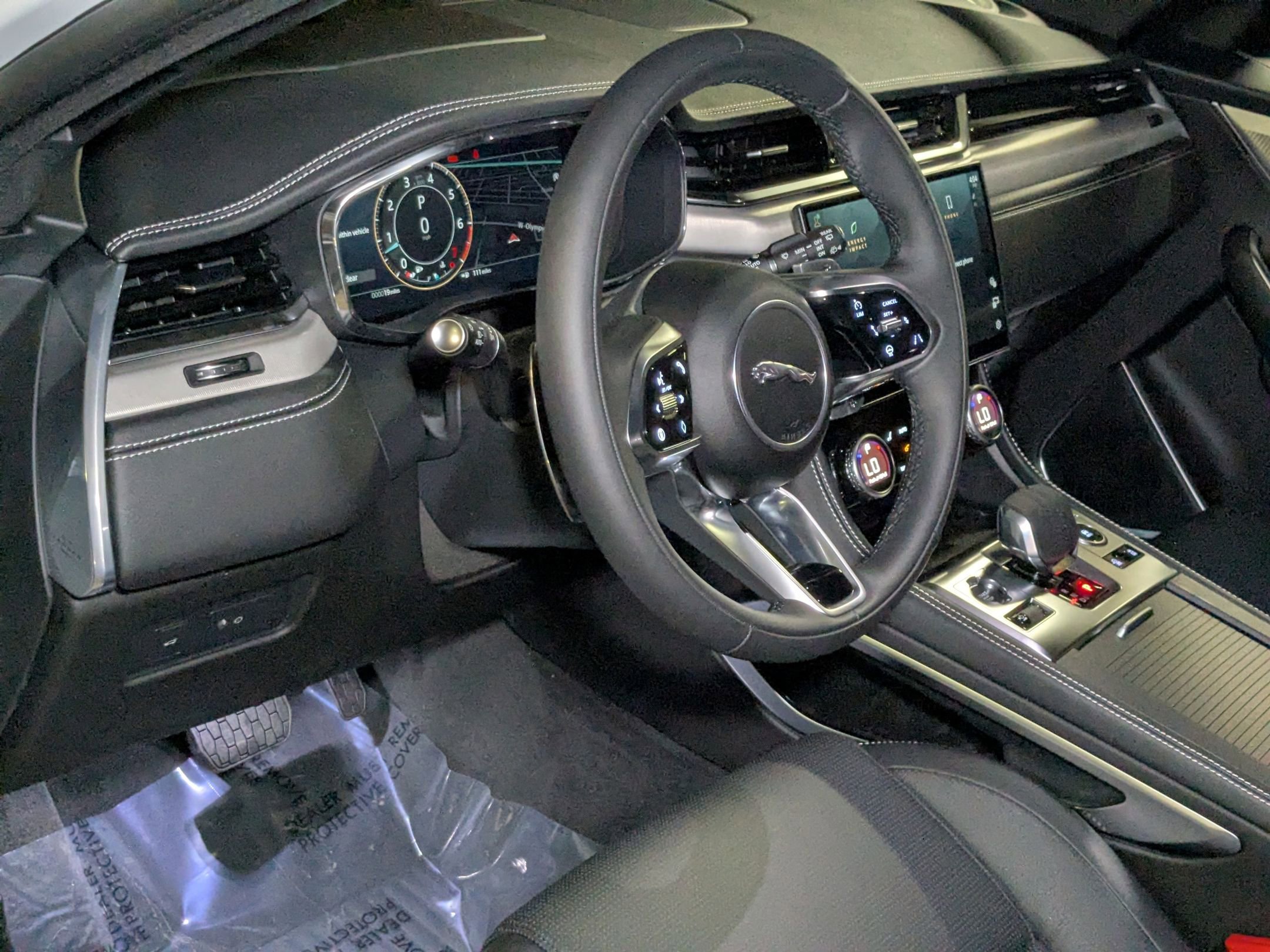 2026 Jaguar F-PACE P250 R-Dynamic S photo 3