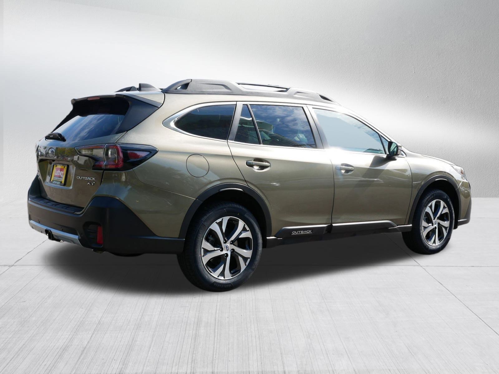 2022 Subaru Outback Limited XT photo 7