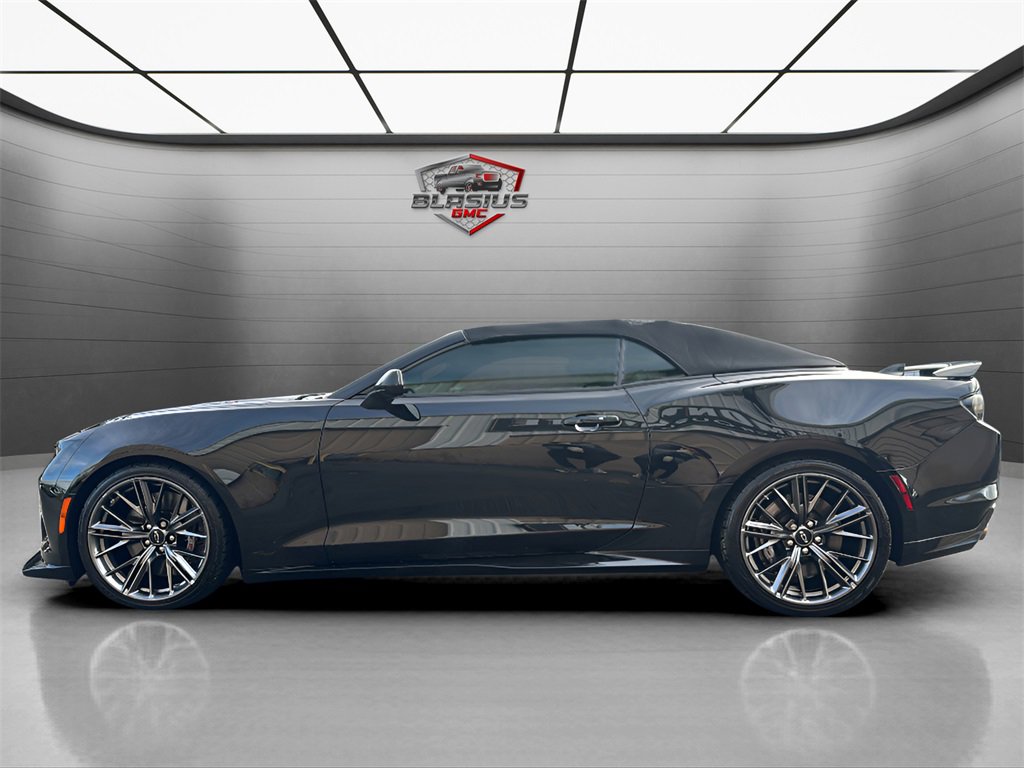 2021 Chevrolet Camaro ZL1 photo 2