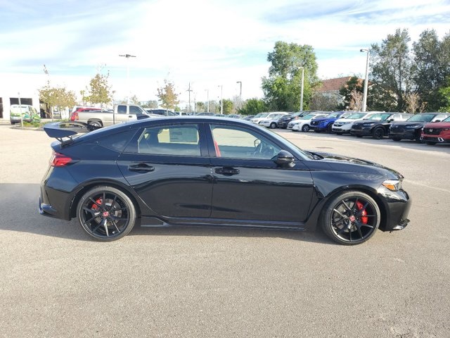 2025 Honda Civic Type R photo 3