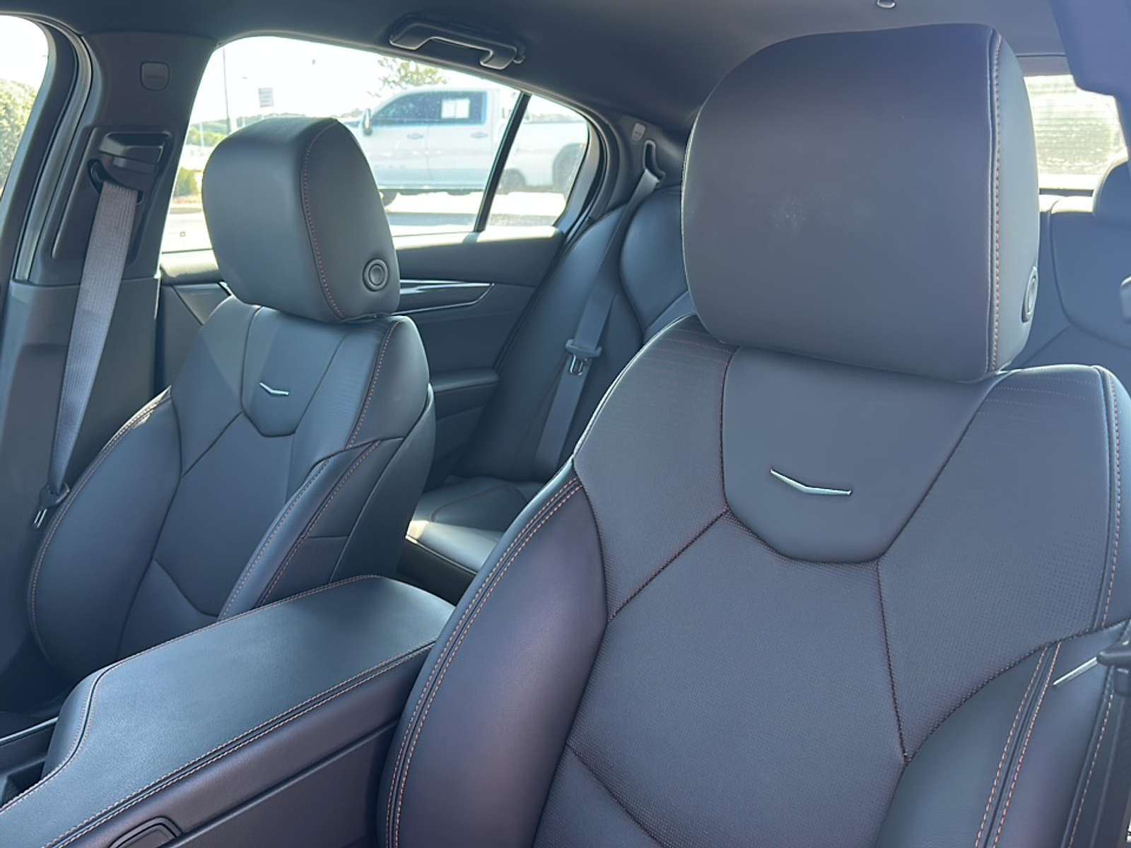 2025 Cadillac CT5 V photo 2