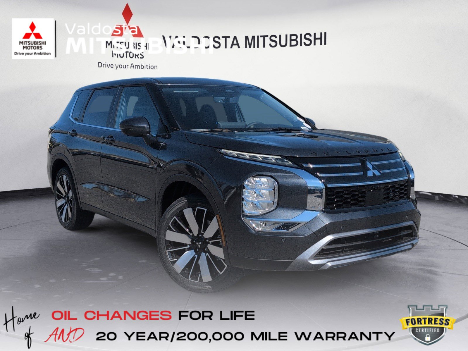 2025 Mitsubishi Outlander SE's photo