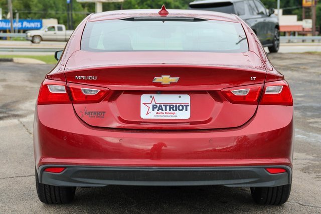 2024 Chevrolet Malibu 1LT photo 2