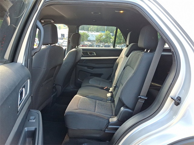 2017 Ford Explorer XLT photo 12