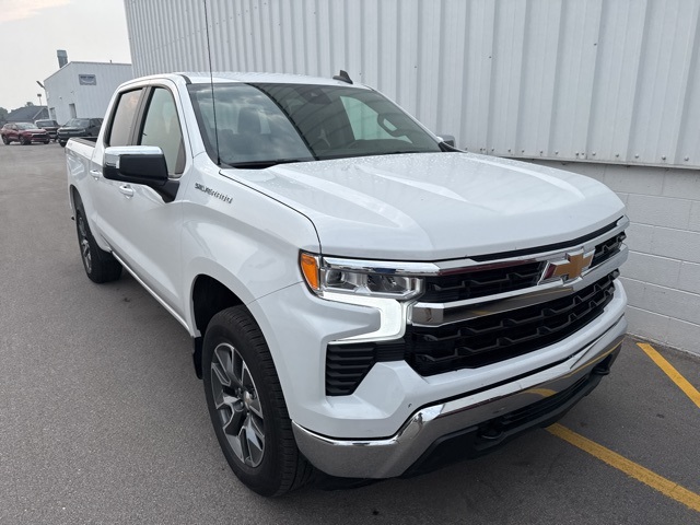 2024 Chevrolet Silverado 1500 LT photo 2