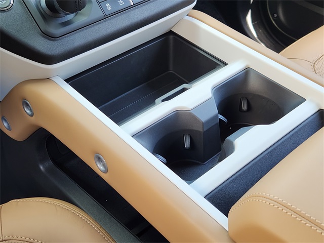 2025 Land Rover Defender 130 S photo 13