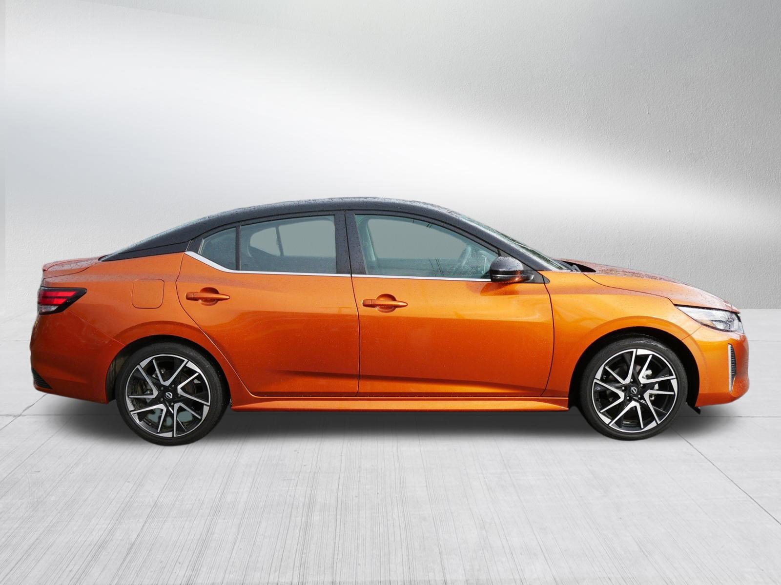 2024 Nissan Sentra SR photo 8
