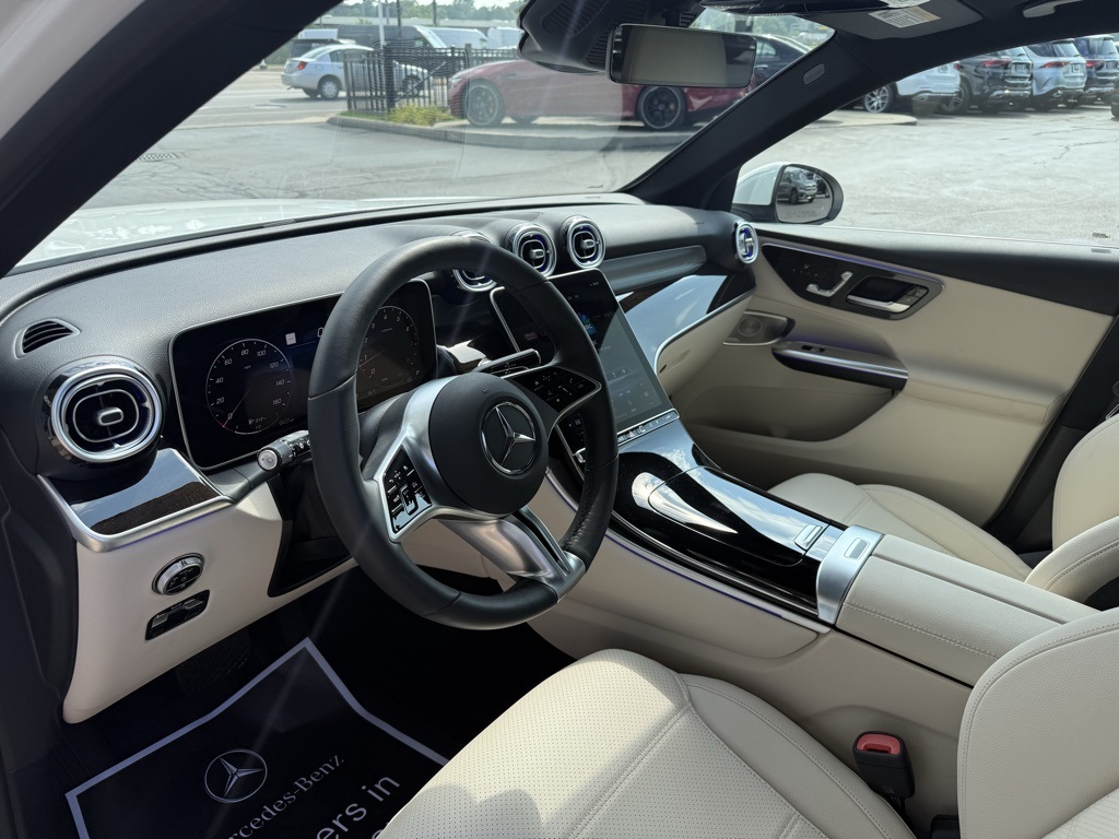 2025 Mercedes Benz GLC 300 4MATIC photo 6