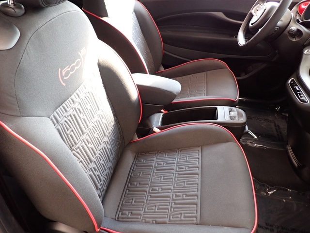 2024 Fiat 500e Red photo 9