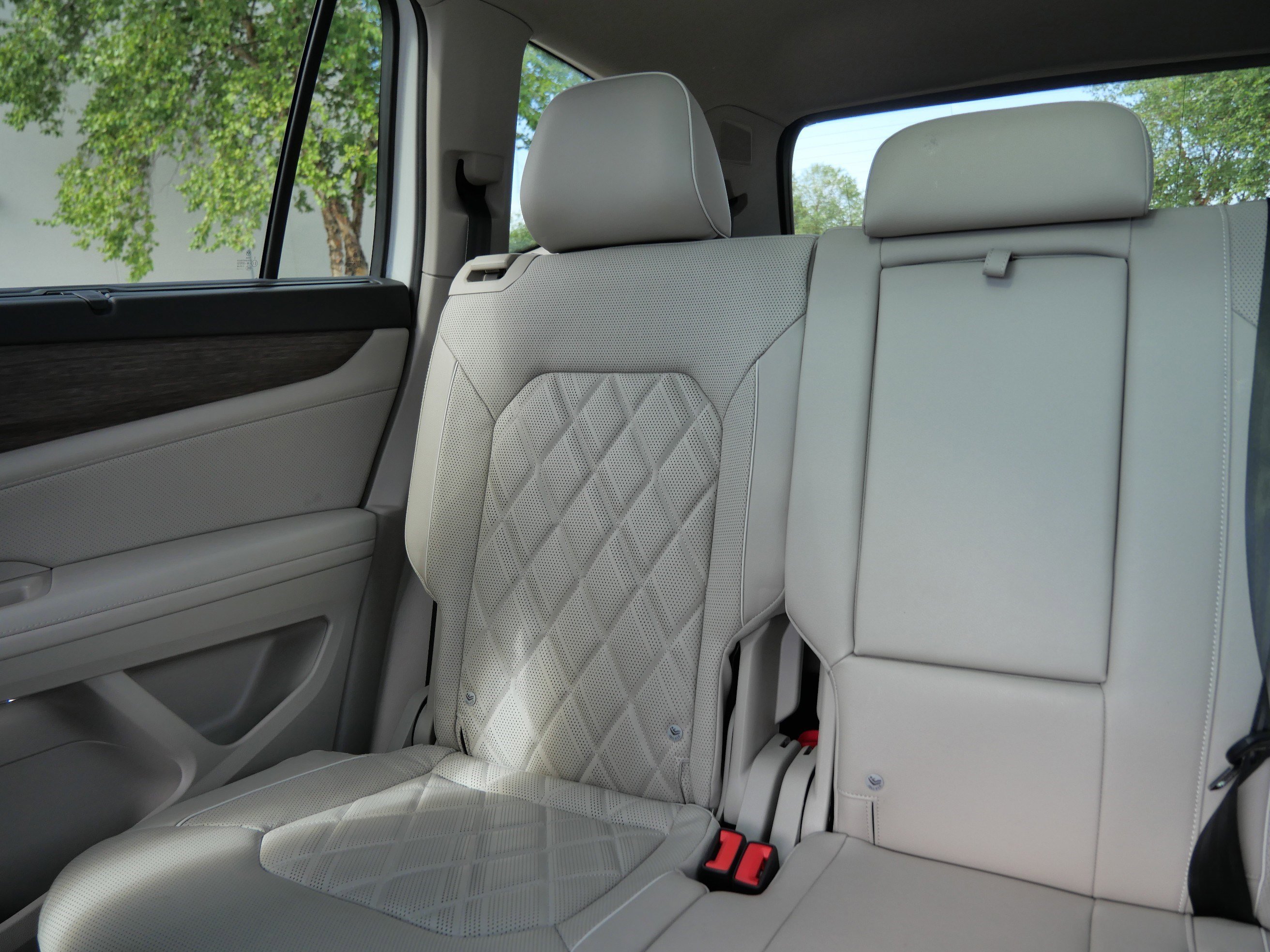 2024 Volkswagen Atlas SEL Premium R-Line photo 12