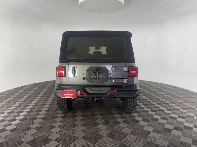 2021 Jeep Wrangler Unlimited Sahara photo 4