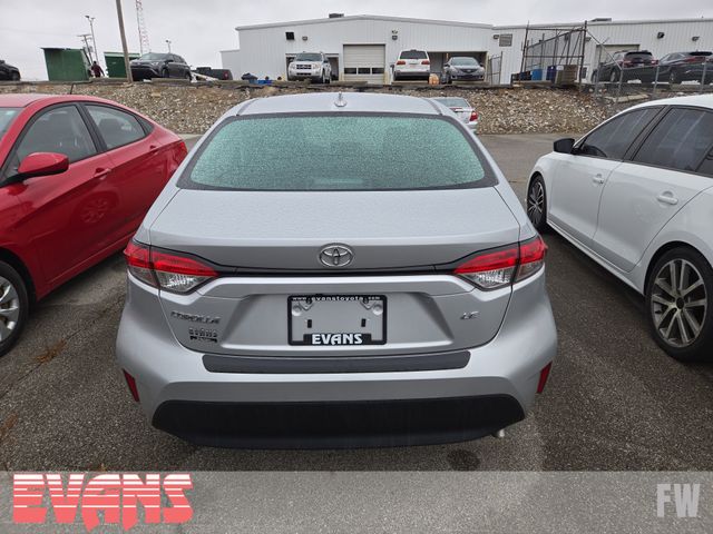 2024 Toyota Corolla LE photo 4